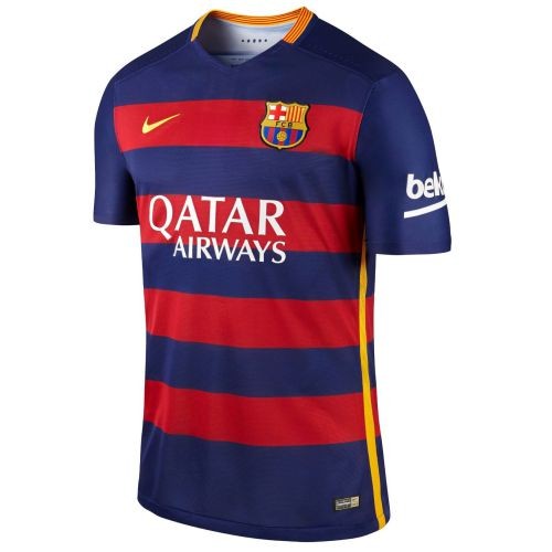 Форма игрока футбольного клуба Барселона Серхио Бускетс (Sergio Busquets i Burgos) 2015/2016 (комплект: футболка + шорты + гетры)